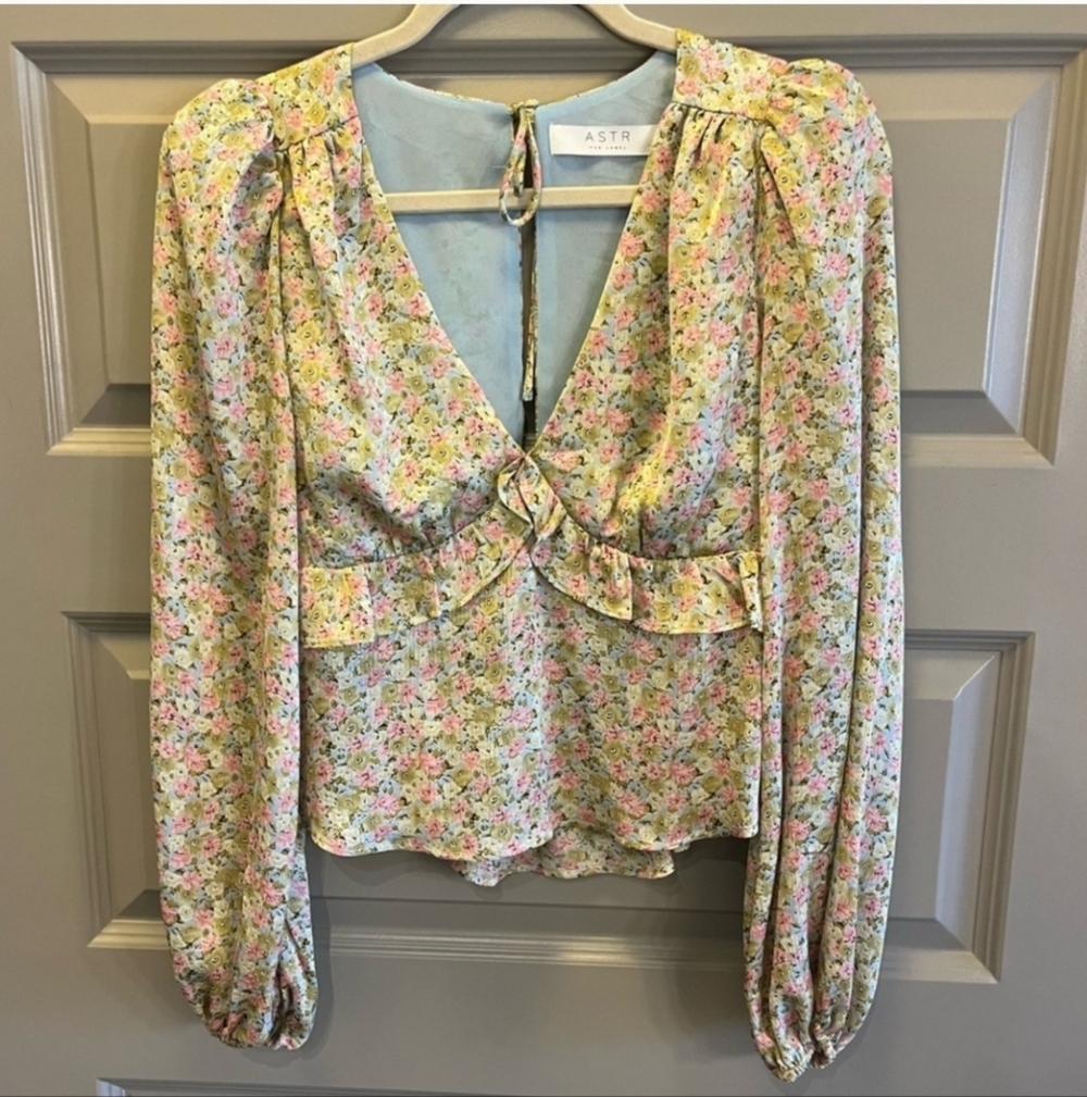 Astr The Label Womens Tie Back Ruffle Cropped Blouse Sz XL Mustard Pink Ditsy